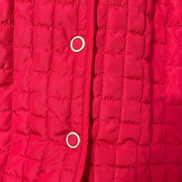 Jane Ashley women’s red quilted jacket with snap button closure size small - Picture 4 of 5